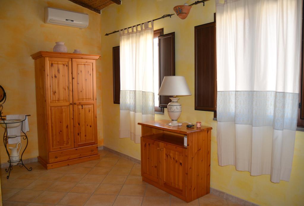 Agriturismo Rubinu Галтеллі Номер фото