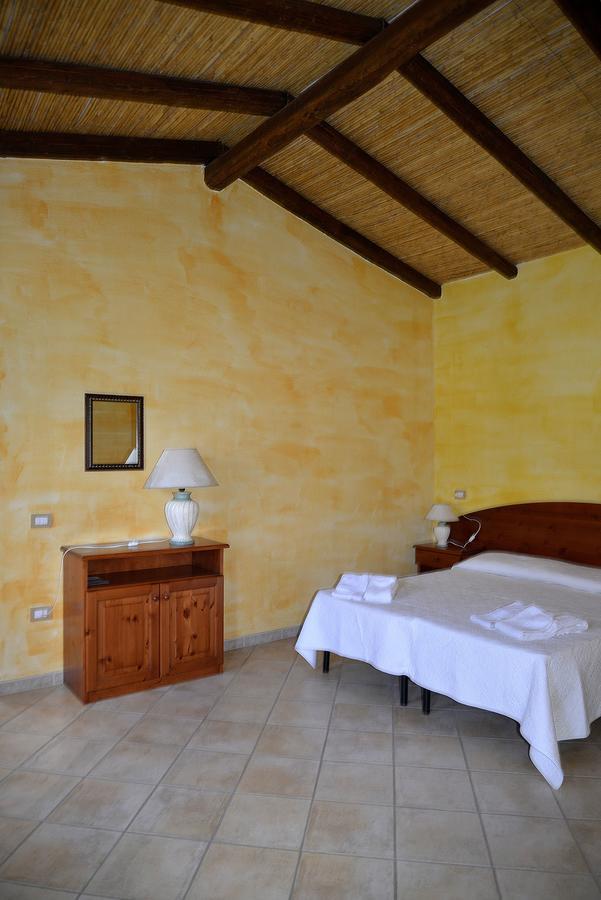 Agriturismo Rubinu Галтеллі Екстер'єр фото