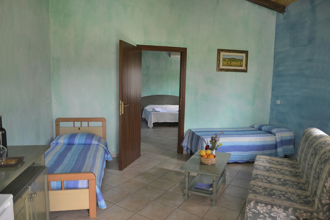 Agriturismo Rubinu Галтеллі Екстер'єр фото