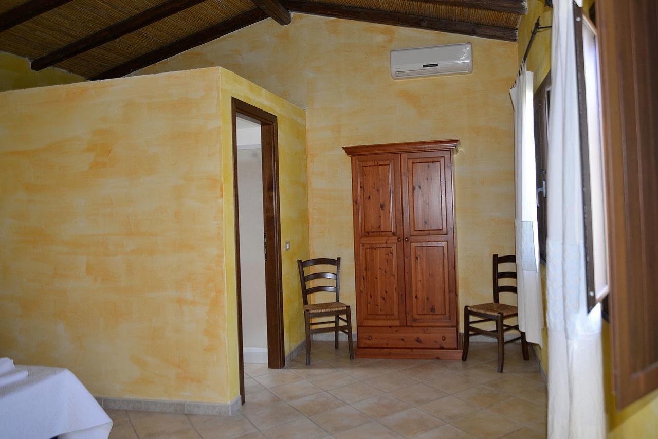 Agriturismo Rubinu Галтеллі Екстер'єр фото
