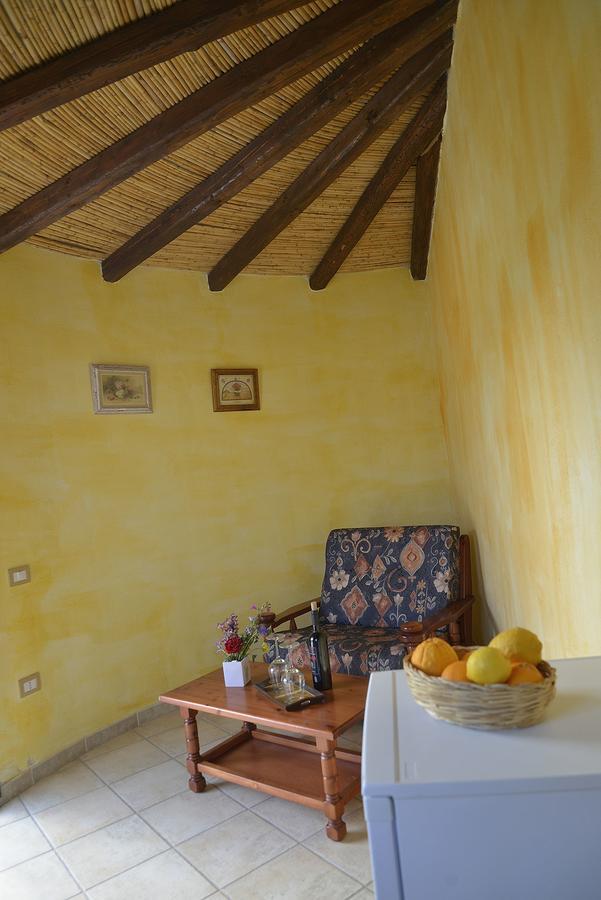 Agriturismo Rubinu Галтеллі Екстер'єр фото