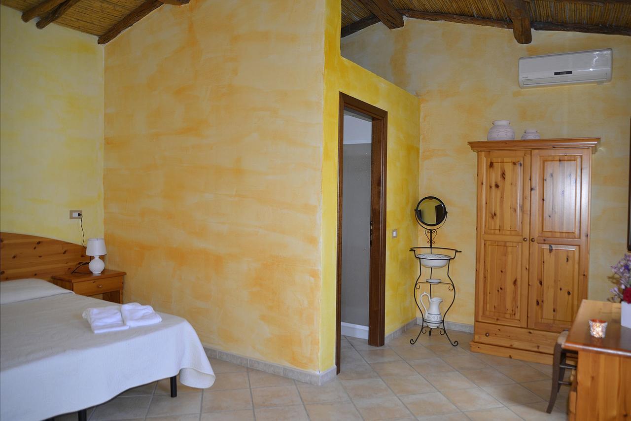 Agriturismo Rubinu Галтеллі Екстер'єр фото